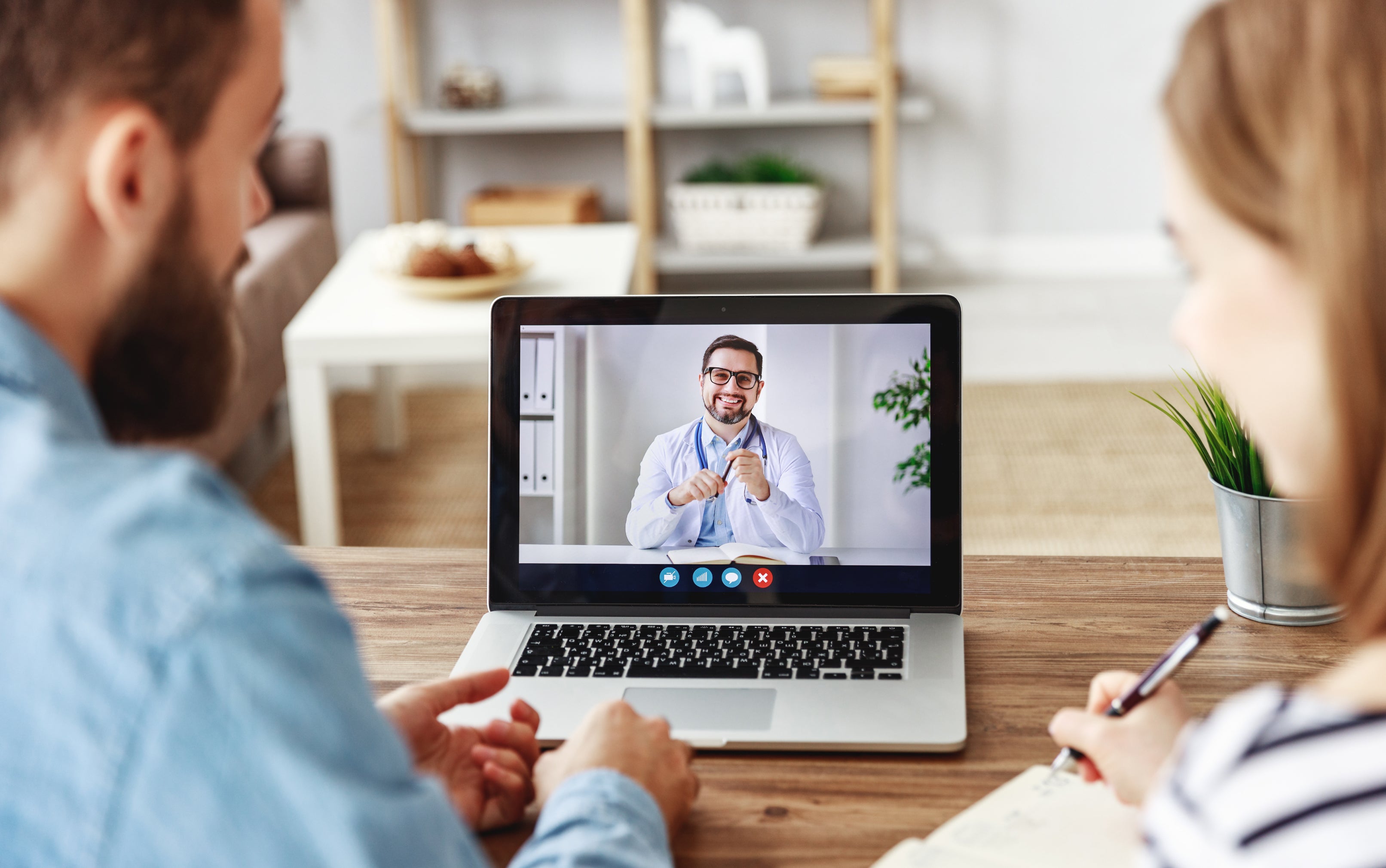 Consulting with online doctor